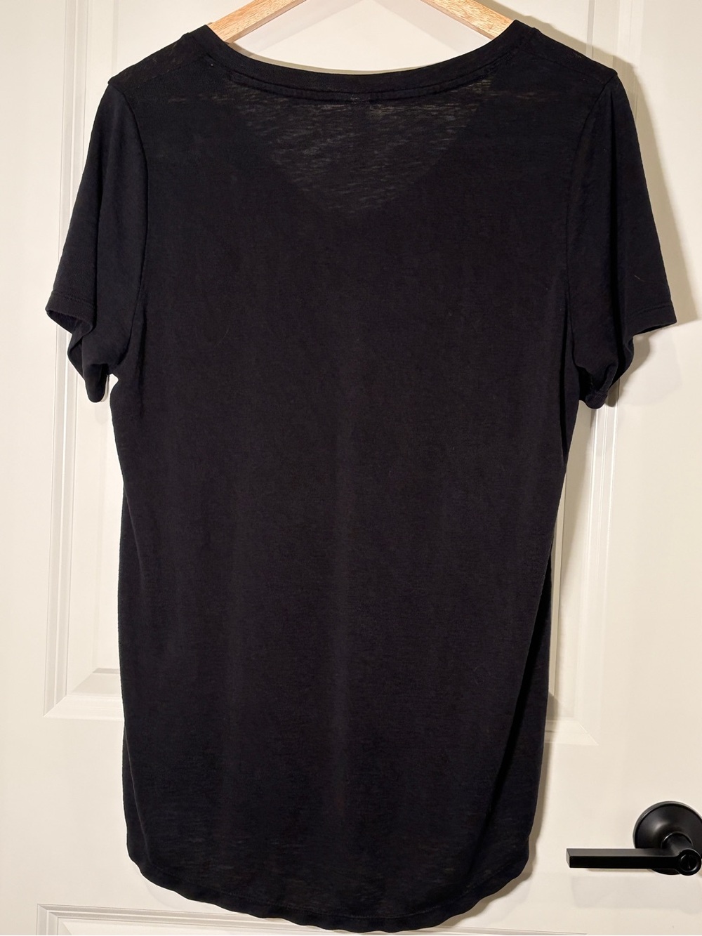 Athleta Breezy Scoop V-Neck Tee Black Short Sleeve Knit Size LT - Picture 2 of 3